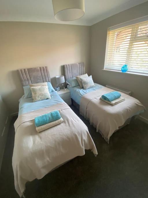 Beautiful 3 Bed Home In The Heart Of New Forest Hordle エクステリア 写真